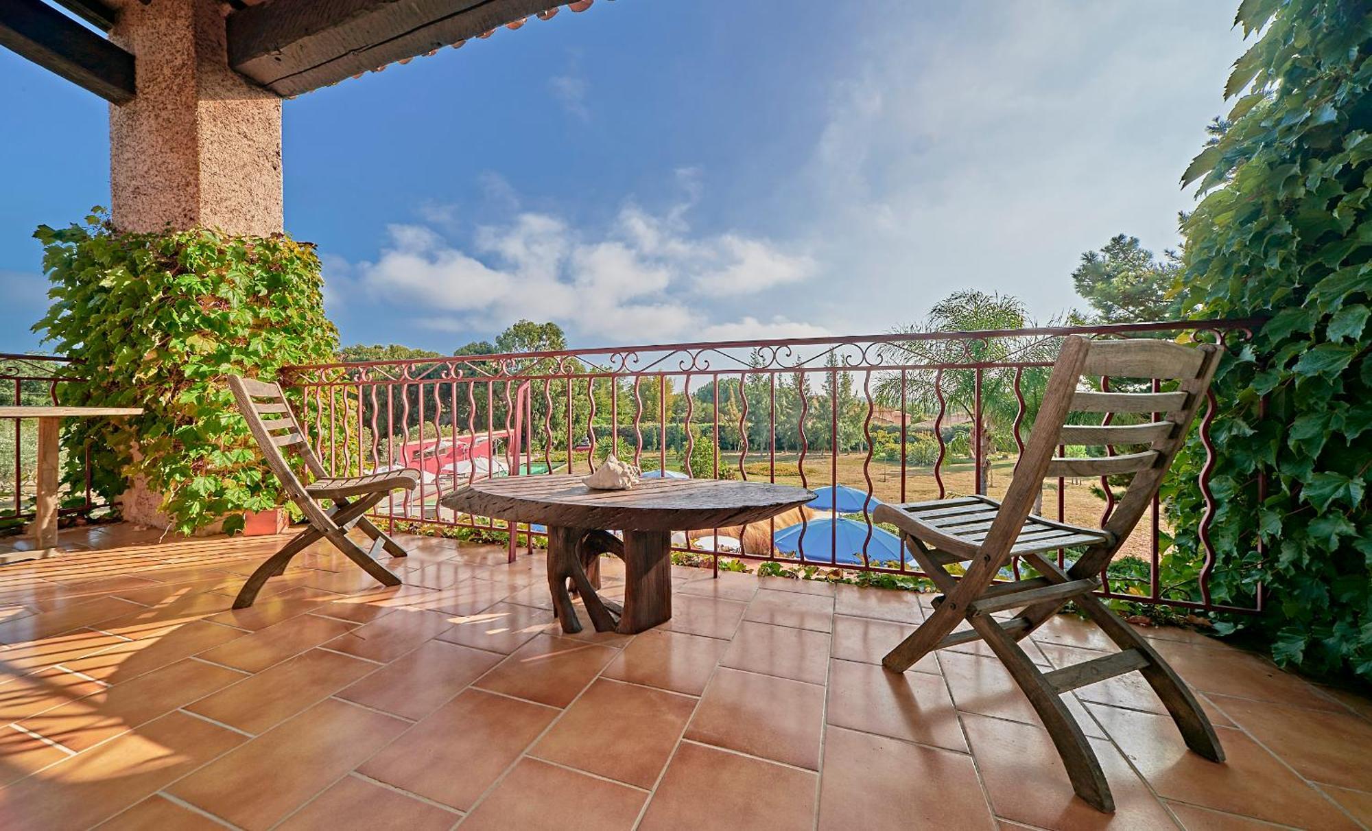 Bed & Breakfast Mercedes 300 M De La 5*
